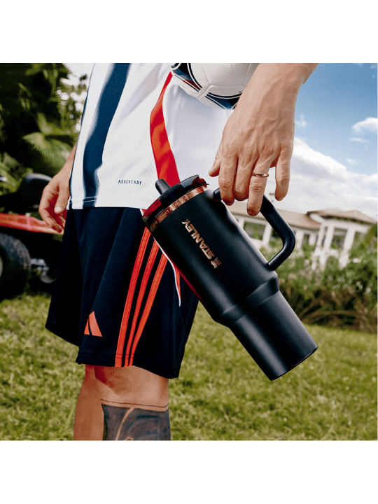 Termo Messi x Stanley 1913 Quencher® ProTour Flip Straw Tumbler Termo Messi x Stanley 1913 Quencher® ProTour Flip Straw Tumbler